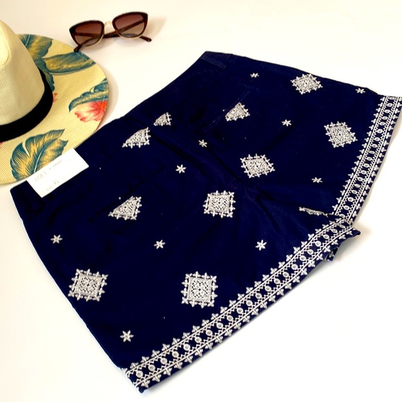 Beautiful short 🏖 New size 6 Loft - Picture 3 of 4